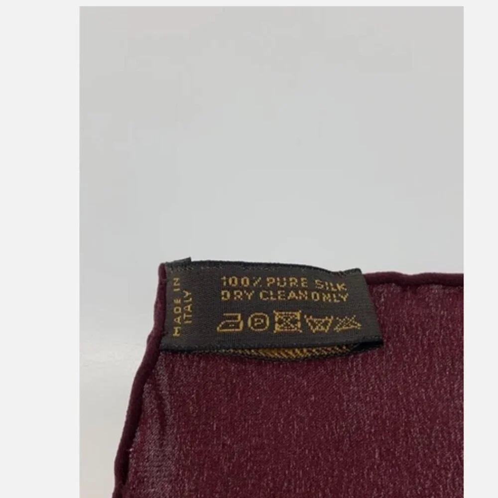 Sold - Louis Vuitton LV bordeaux 100% silk scarf - Picture 4 of 4